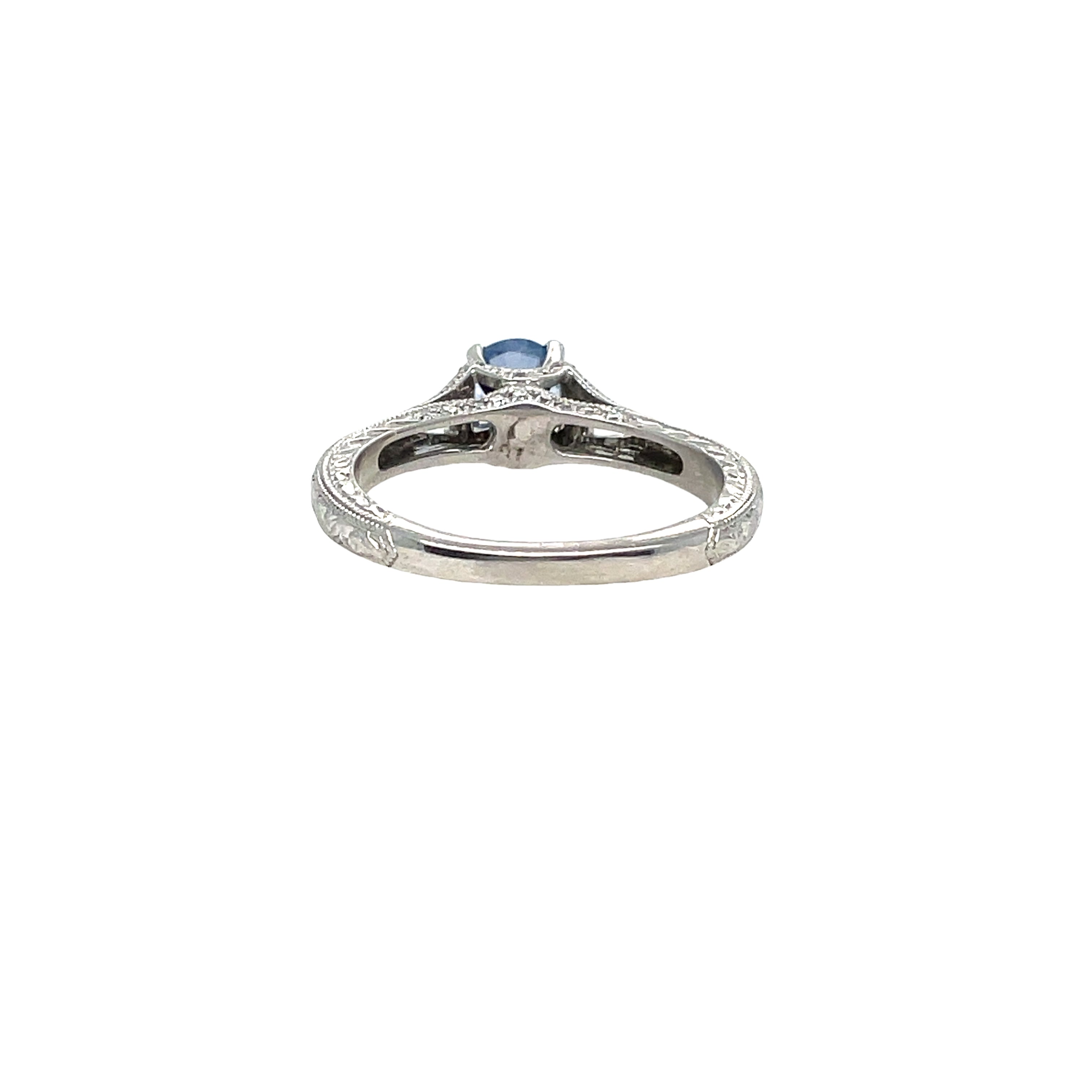 ROUND  BLUE SAPPHIRE RING