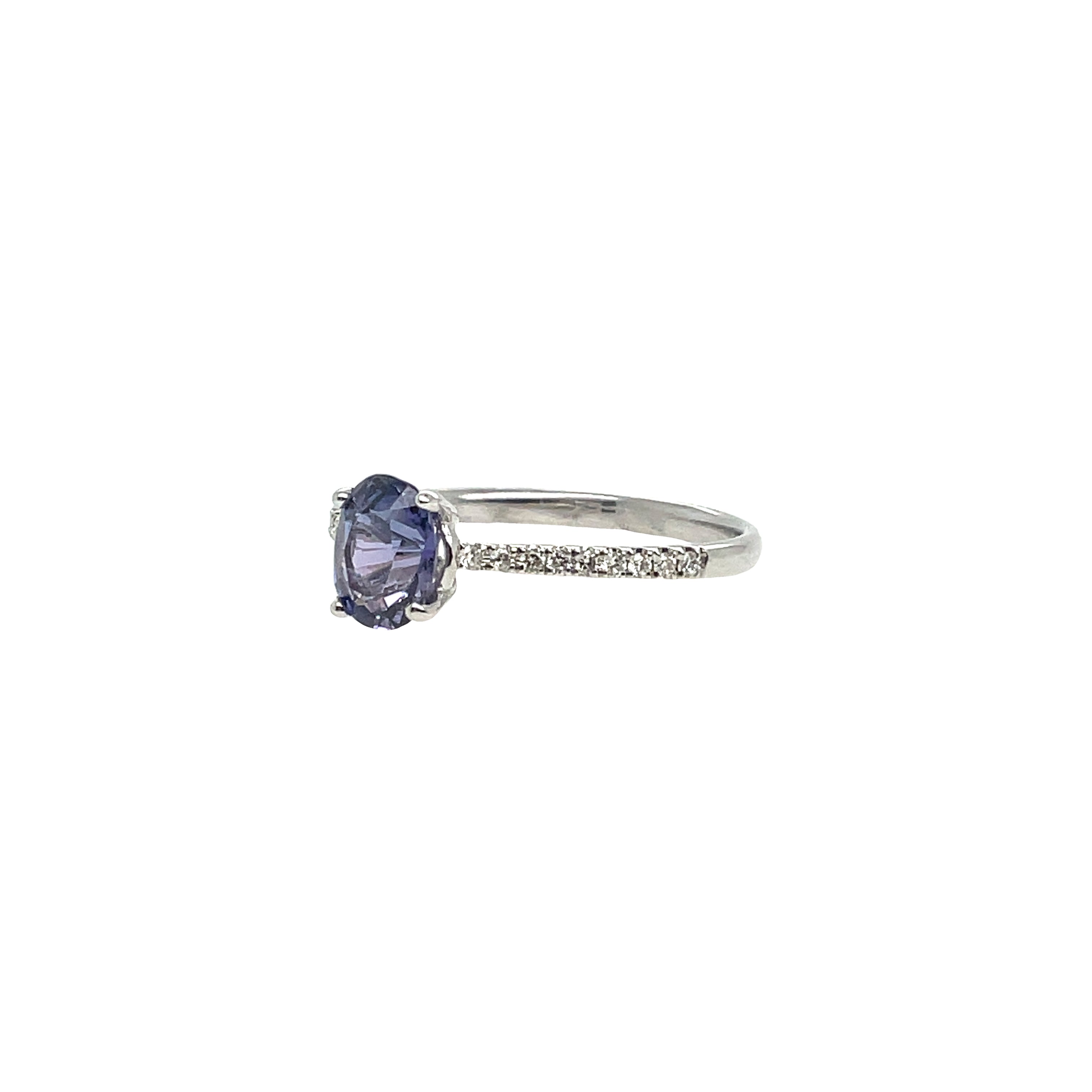 Elegant White Gold Ring with Enchanting Purple Sapphire